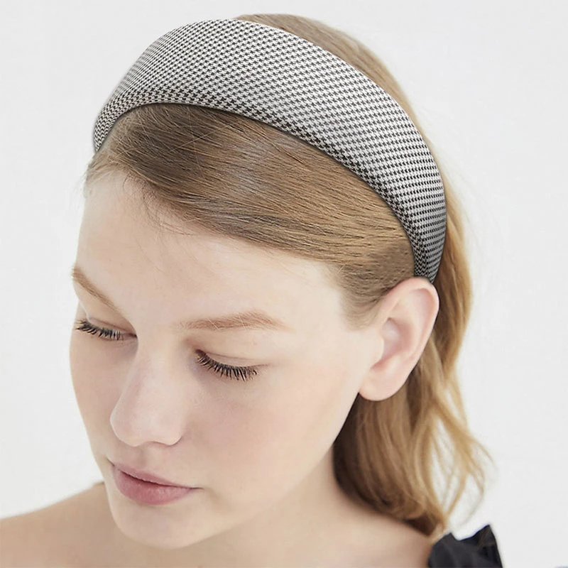 Classic Houndstooth Headband Wide Hair Hoop Retro Plaid Print Head Hoop Sponge Padded Hairbands Handmade Hair Accessories
Classic Houndstooth Headband Wide Hair Hoop Retro Plaid Print Head Hoop Sponge Padded Hairbands Handmade Hair Accessories