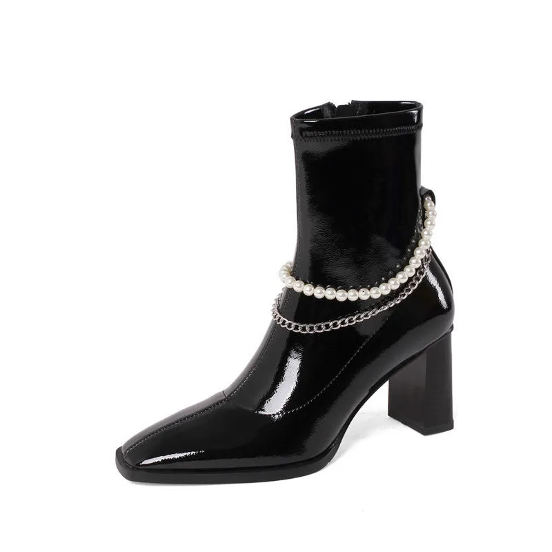 Autumn Winter Pearl Chain Short Boots Women Patent Leather Square Toe High-heeled Fashion Boots Thick Heel Bright Leather Boots
Autumn Winter Pearl Chain Short Boots Women Patent Leather Square Toe High-heeled Fashion Boots Thick Heel Bright Leather Boots