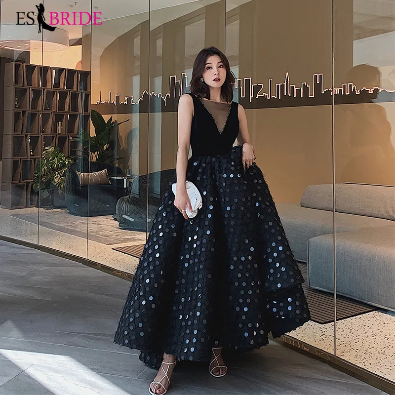 Black Backless V-neck Host 2020 Dress Ladies Annual Party Costume black cocktail dress
Black Backless V-neck Host 2020 Dress Ladies Annual Party Costume black cocktail dress