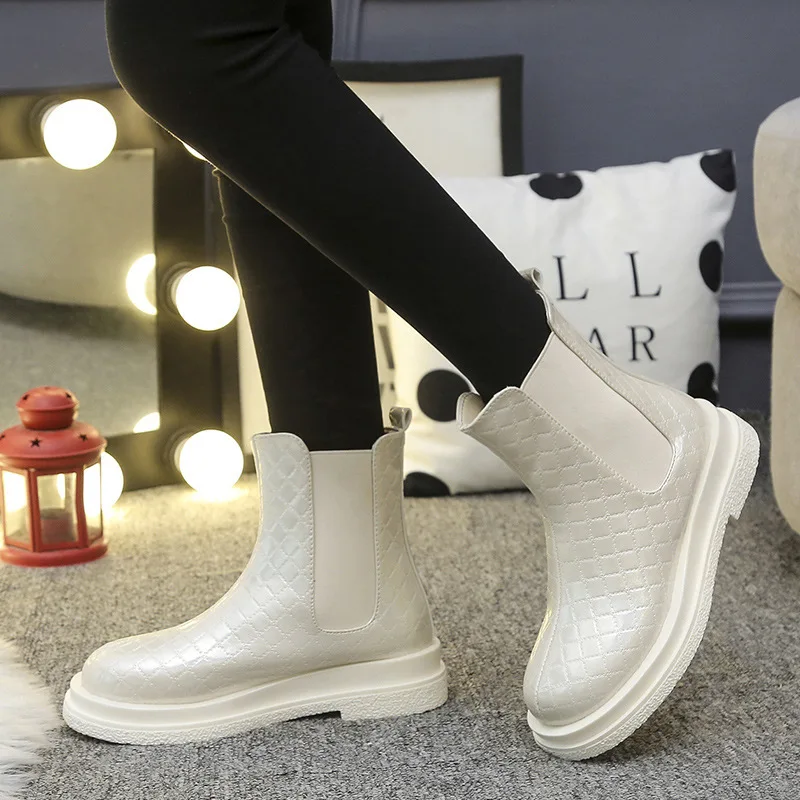 Shoes Woman Boots Non-Slip Snow Boots Women Raise The Bottom Warm with Velvet Short Lattice Luxury Designer Beige Black
Shoes Woman Boots Non-Slip Snow Boots Women Raise The Bottom Warm with Velvet Short Lattice Luxury Designer Beige Black