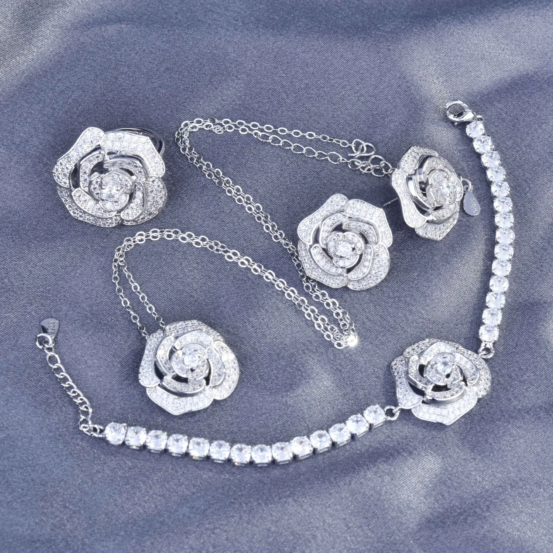 Flower Diamond Jewelry set 925 Sterling Silver Party Wedding Rings Earrings Necklace Bridal For Women Bridal Engagement Jewelry
Flower Diamond Jewelry set 925 Sterling Silver Party Wedding Rings Earrings Necklace Bridal For Women Bridal Engagement Jewelry