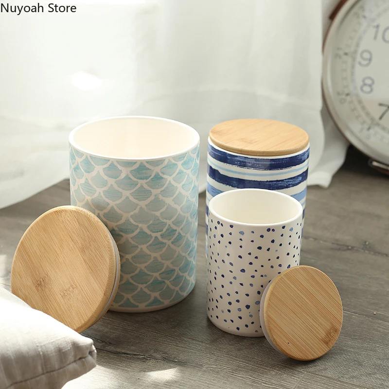Japanese Style Creative Striped Storage Jar Bamboo Cover Ceramic Tea Cans Grain Separator Sealed Jars Household Kitchen Supplies
Japanese Style Creative Striped Storage Jar Bamboo Cover Ceramic Tea Cans Grain Separator Sealed Jars Household Kitchen Supplies