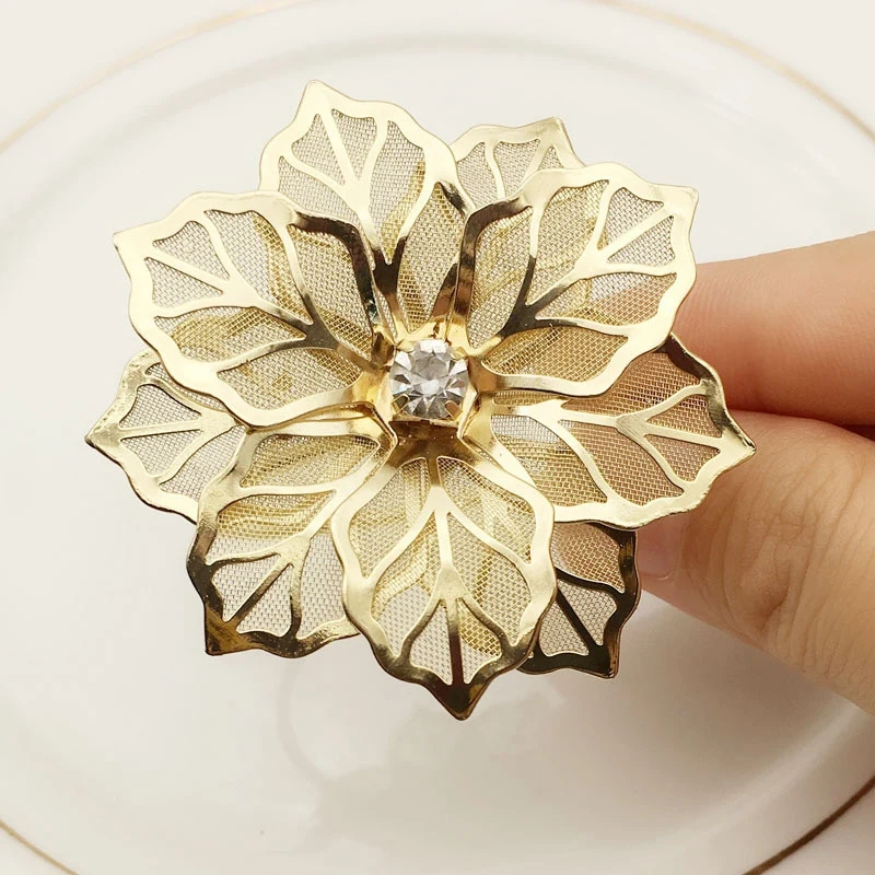 10Pcs Flower Design Napkin Rings Metal Gold Napkin Buckle Napkin Ring Holder Hotel Restaurant Wedding Party West Dinner Table De
10Pcs Flower Design Napkin Rings Metal Gold Napkin Buckle Napkin Ring Holder Hotel Restaurant Wedding Party West Dinner Table De