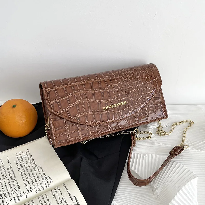 Женская сумка через плечо 2021, портативная простая сумка через плечо в стиле ретро с крокодиловым узором и цепочкой, сумка-мессенджер с ручны... 
Женская сумка через плечо 2021, портативная простая сумка через плечо в стиле ретро с крокодиловым узором и цепочкой, сумка-мессенджер с ручны...