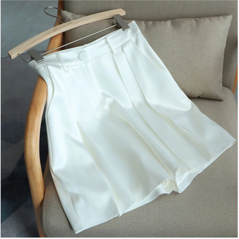 Women Casual Shorts Solid Color High Waist Polyester Fiber Suit 5 Point Pants Summer 2021 New Korean Loose Wide Leg Shorts Lady
Women Casual Shorts Solid Color High Waist Polyester Fiber Suit 5 Point Pants Summer 2021 New Korean Loose Wide Leg Shorts Lady