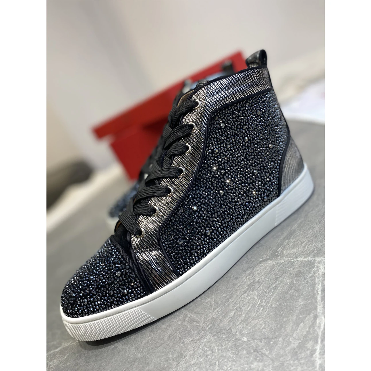Training shoes men's and women's same style shoes 
Training shoes men's and women's same style shoes