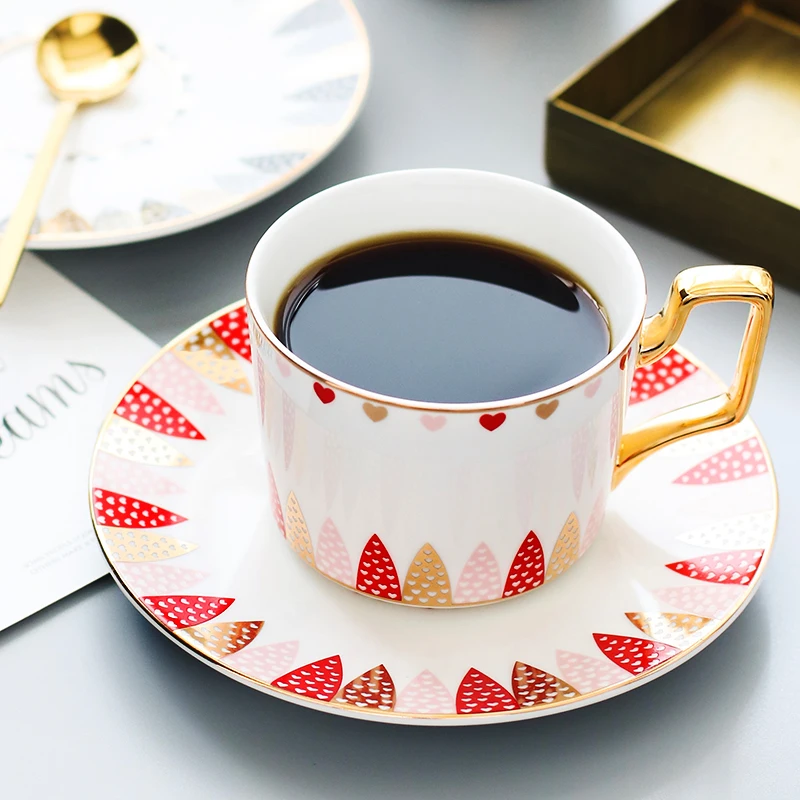 Modern Travel Ceramic Coffee Cup Set Cappuccino High Quality Aesthetic Pink Coffee Cup Eco Friendly Porcelana Drinkware
Modern Travel Ceramic Coffee Cup Set Cappuccino High Quality Aesthetic Pink Coffee Cup Eco Friendly Porcelana Drinkware
