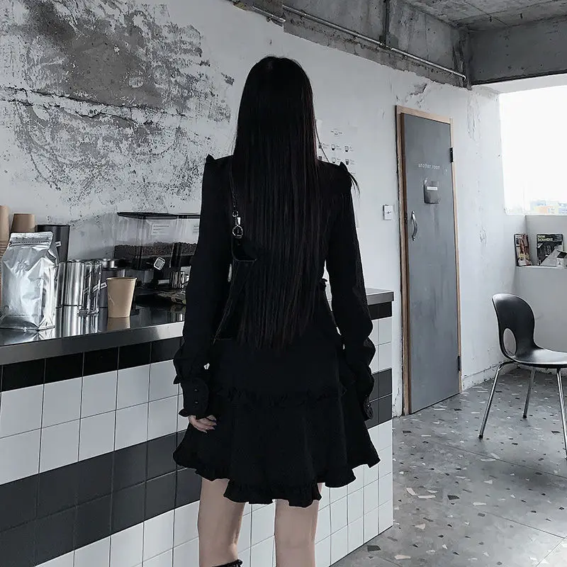 Vintage Punk Gothic Dresses Women Harajuku Elegant Spring Autumn 2021 Bandage Puff Sleeve Aesthetic Black Mini Dress T54
Vintage Punk Gothic Dresses Women Harajuku Elegant Spring Autumn 2021 Bandage Puff Sleeve Aesthetic Black Mini Dress T54
