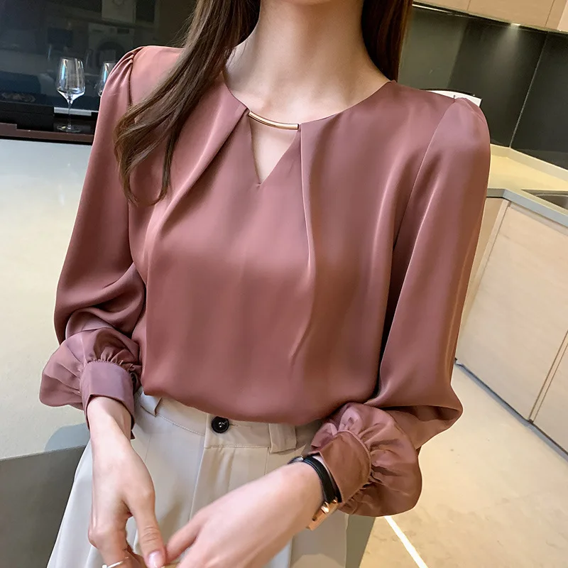 High-quality acetate satin shirt female design sense spring and autumn fashion temperament French v-neck chiffon shirt top
High-quality acetate satin shirt female design sense spring and autumn fashion temperament French v-neck chiffon shirt top