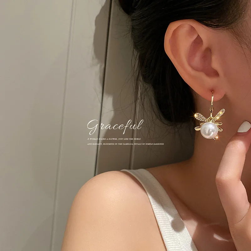 Earrings Trend 2021 Flower Pearl Earrings Female Korean Fashion Niche Personality Design Retro Earrings Jewelry Wholesale
Earrings Trend 2021 Flower Pearl Earrings Female Korean Fashion Niche Personality Design Retro Earrings Jewelry Wholesale