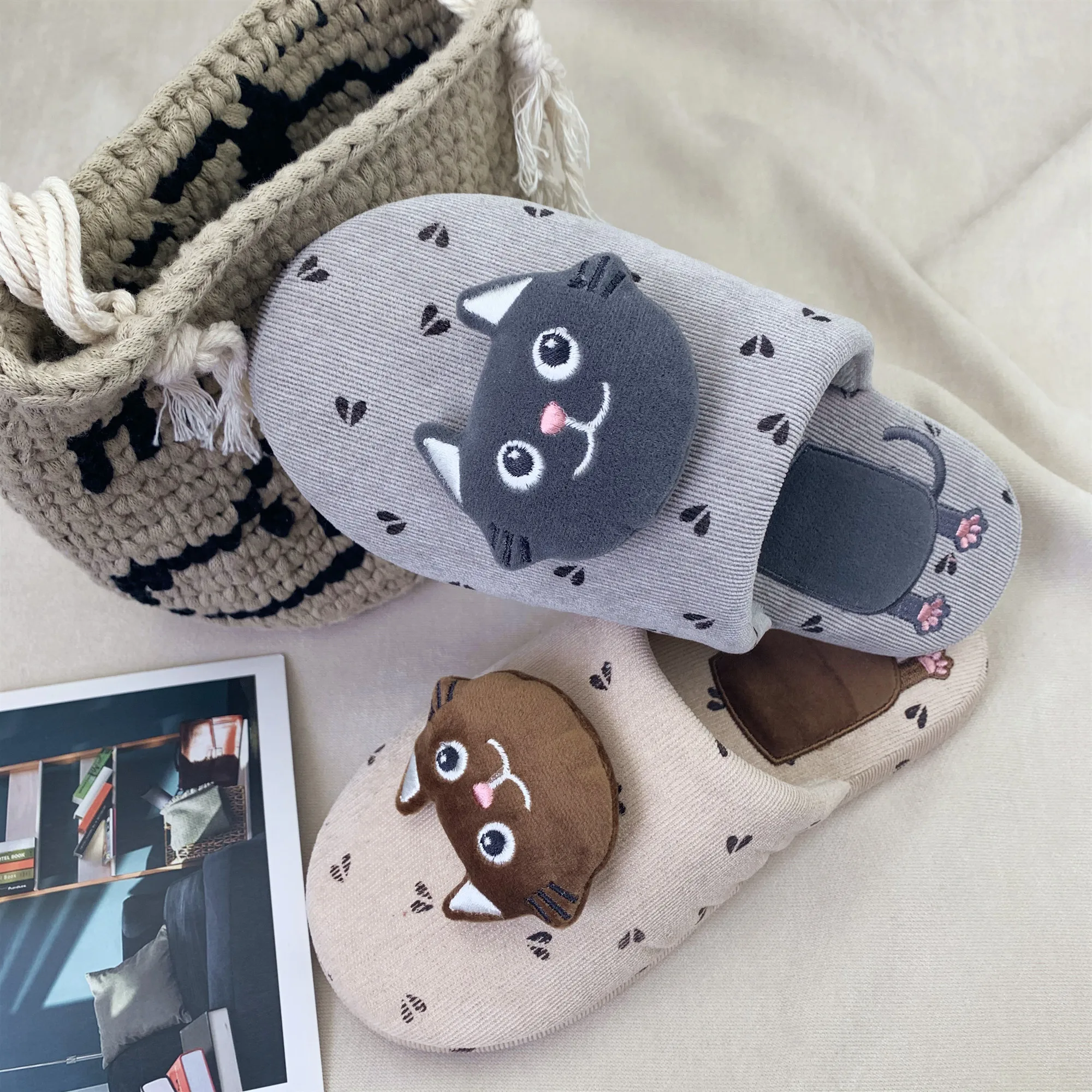 Cute Women Winter Home Slippers Non-Slip Soft Cartoon Shoes Warm Indoor Outdoor Girls Cat House Slippers
Cute Women Winter Home Slippers Non-Slip Soft Cartoon Shoes Warm Indoor Outdoor Girls Cat House Slippers