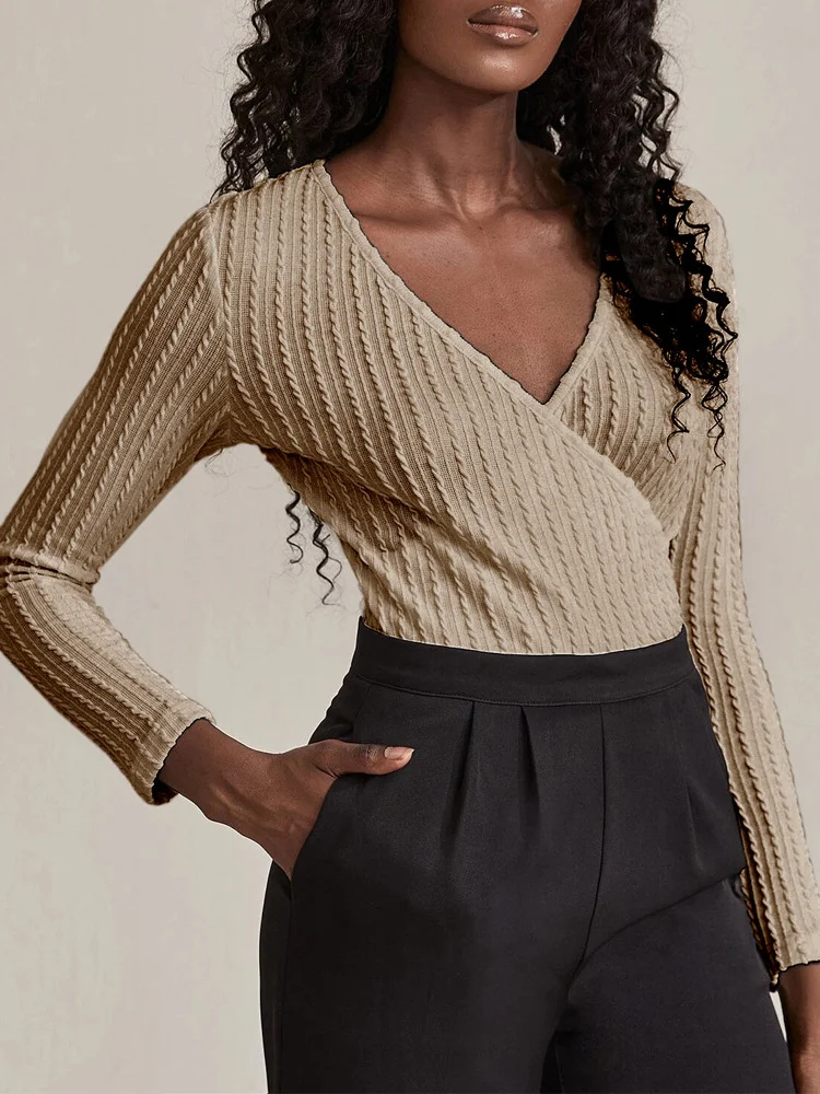 Autumn/Winter 2021 Women's T-shirt Temperament V-neck Slim Long Sleeve Twist Knit T-shirt Top
Autumn/Winter 2021 Women's T-shirt Temperament V-neck Slim Long Sleeve Twist Knit T-shirt Top