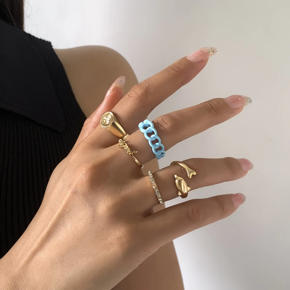 GREEN Jewelry Pearl Hoop Rings 5 Pieces Vintage Punk Gold-plated Dolphin Ring Set Female Hip Hop Bohemian Kpop Women Ins Acrylic
GREEN Jewelry Pearl Hoop Rings 5 Pieces Vintage Punk Gold-plated Dolphin Ring Set Female Hip Hop Bohemian Kpop Women Ins Acrylic