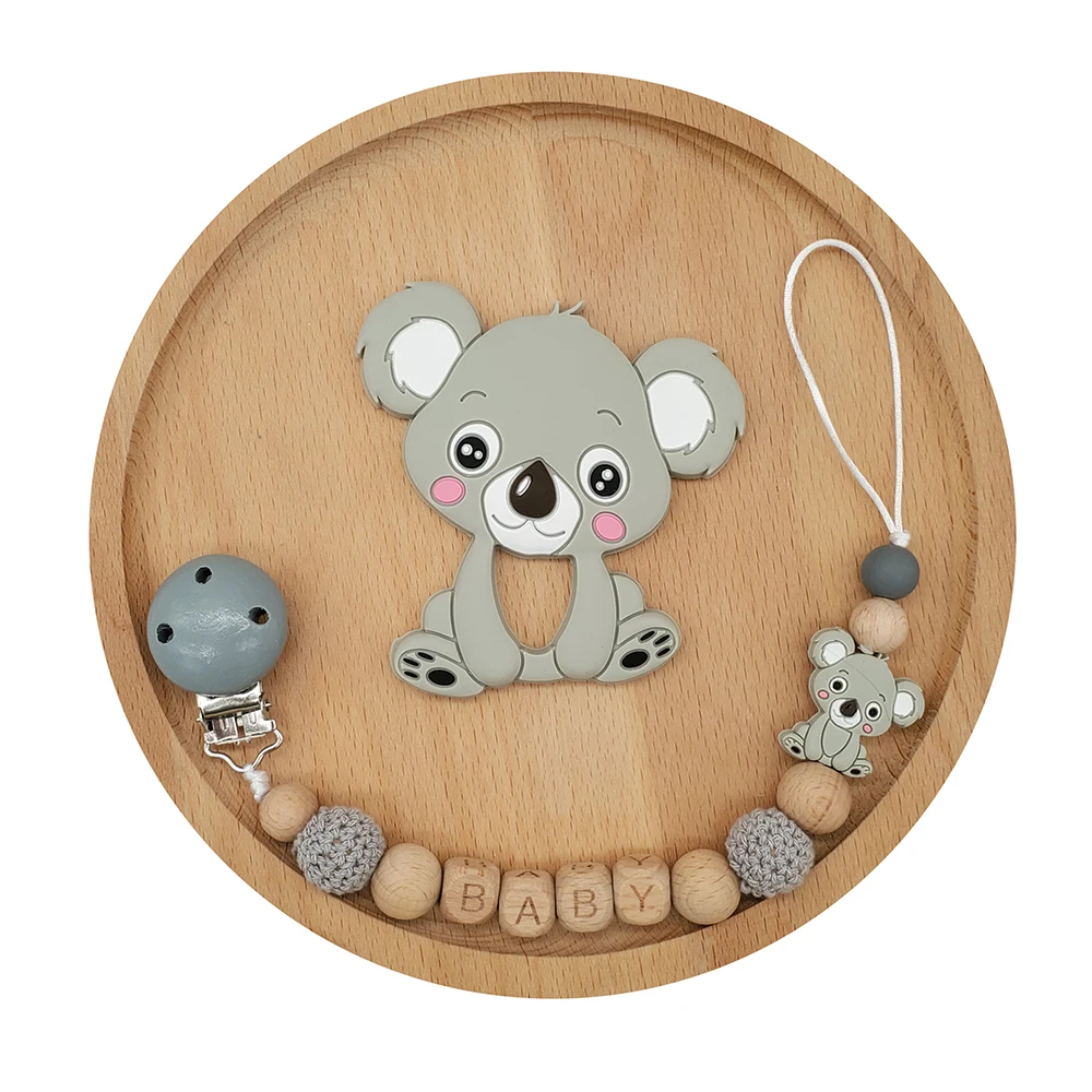 Именной держатель для детской соски Koala, искусственная деревянная бусина, аксессуары для новорожденных, металлическая цепочка
Именной держатель для детской соски Koala, искусственная деревянная бусина, аксессуары для новорожденных, металлическая цепочка