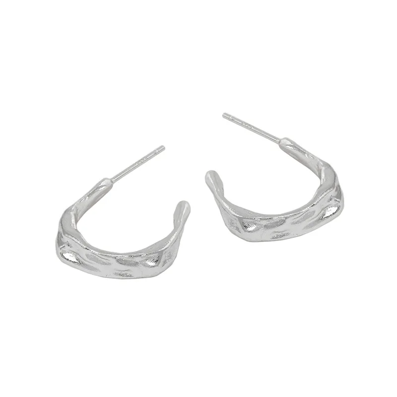 CH-1060 Design sense geometric irregular concave-convex surface C-shaped texture texture S925 sterling silver stud earrings
CH-1060 Design sense geometric irregular concave-convex surface C-shaped texture texture S925 sterling silver stud earrings