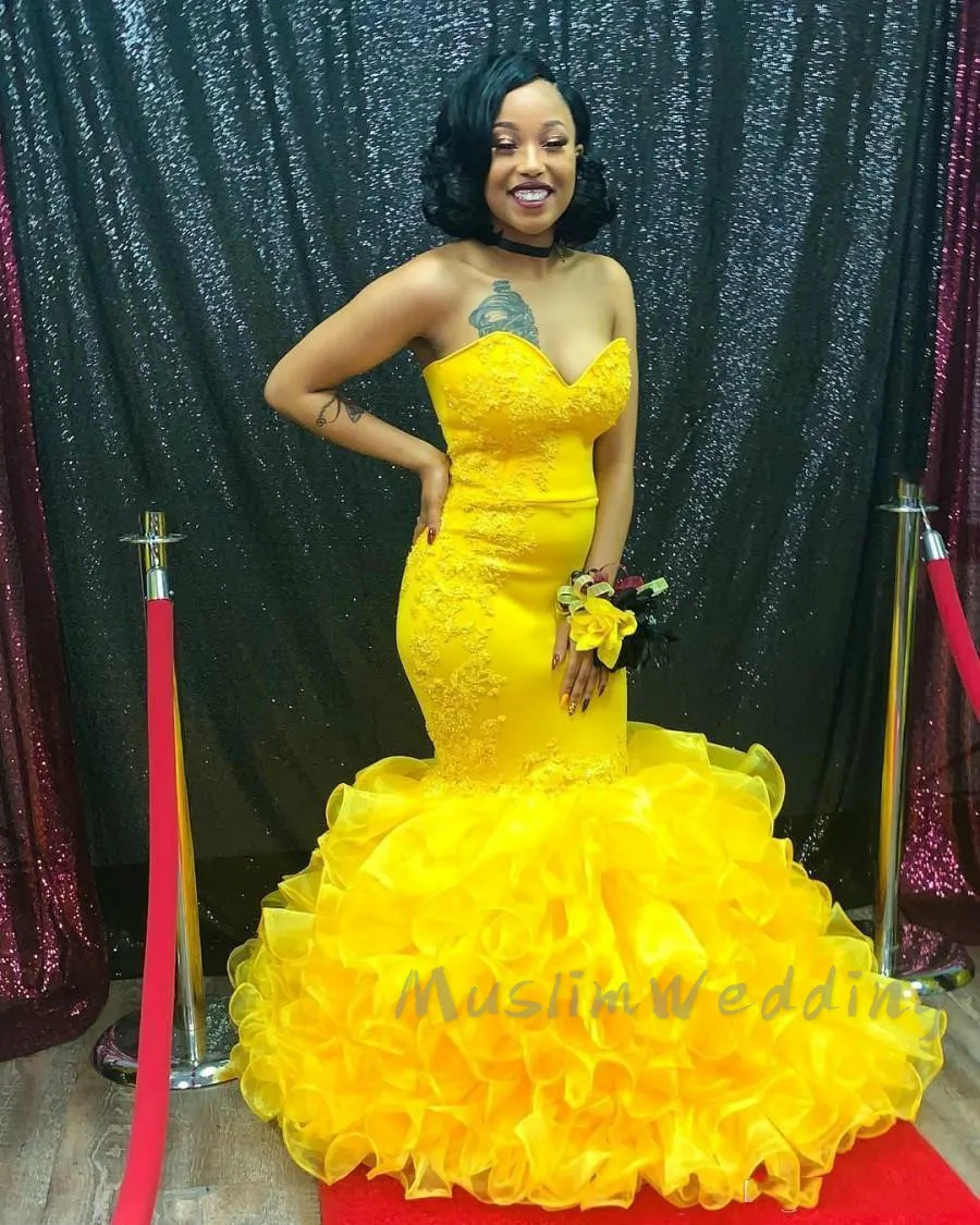 African Yellow Mermaid Prom Dresses Sweetheart Appliques Lace Tiered Organza Ruffles Black Girls Evening Dress 2020 Plus Size
African Yellow Mermaid Prom Dresses Sweetheart Appliques Lace Tiered Organza Ruffles Black Girls Evening Dress 2020 Plus Size