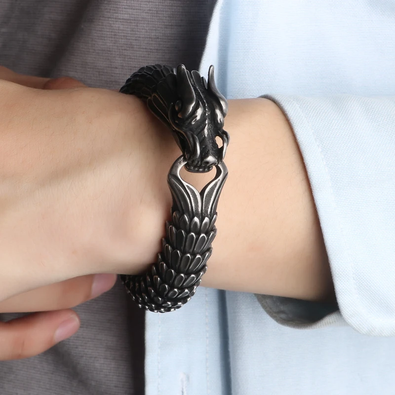 Punk Rock Mens Biker Bracelets For Men Vintage Hiphop Black Stainless Steel Dragon Body Chain Bracelet Bangle Jewelry Gift 2020
Punk Rock Mens Biker Bracelets For Men Vintage Hiphop Black Stainless Steel Dragon Body Chain Bracelet Bangle Jewelry Gift 2020