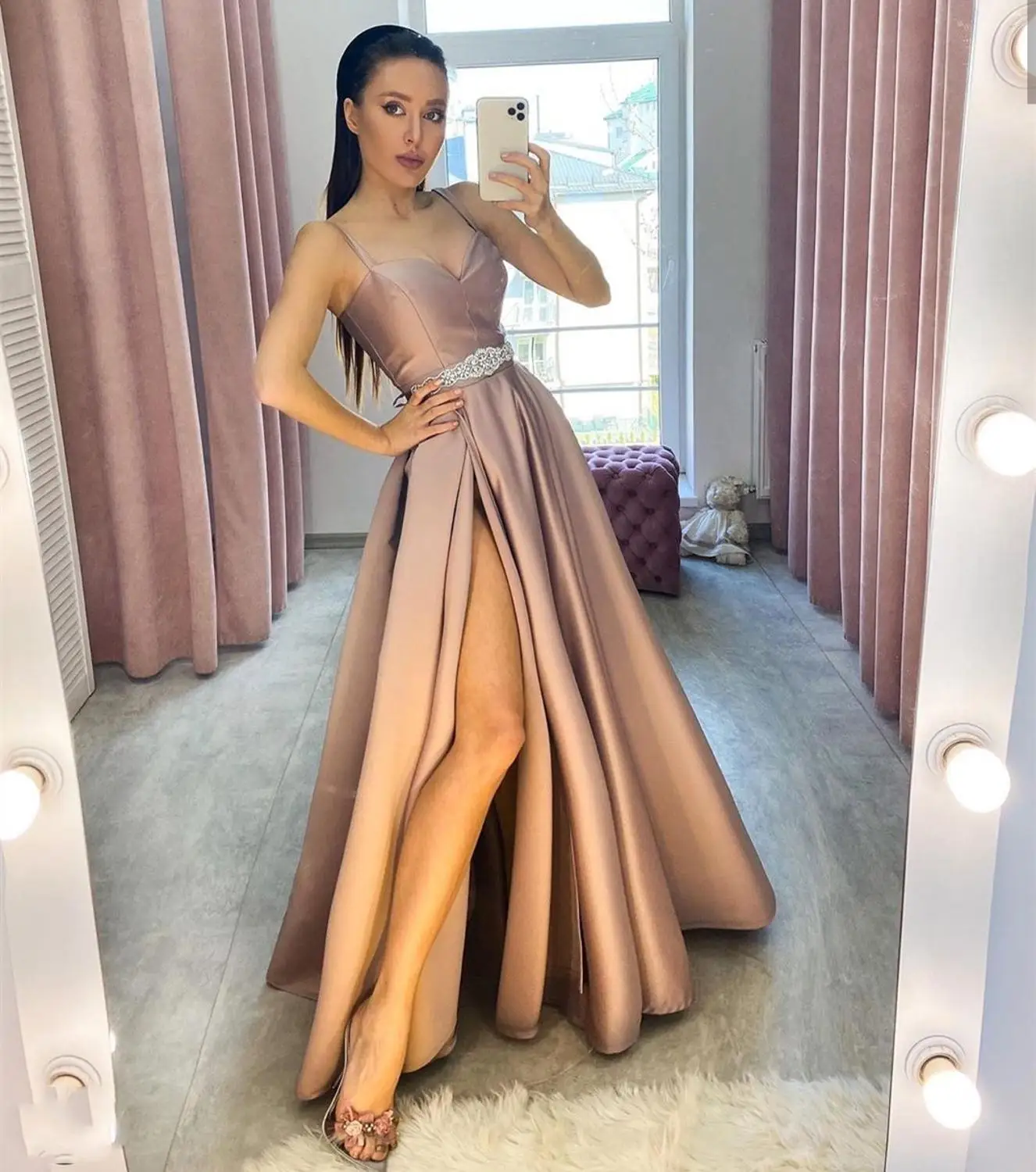 2020 evening dress pink satin spaghetti strap side slit floor length formal gowns robes de soiree robe de bal femme elegant
2020 evening dress pink satin spaghetti strap side slit floor length formal gowns robes de soiree robe de bal femme elegant