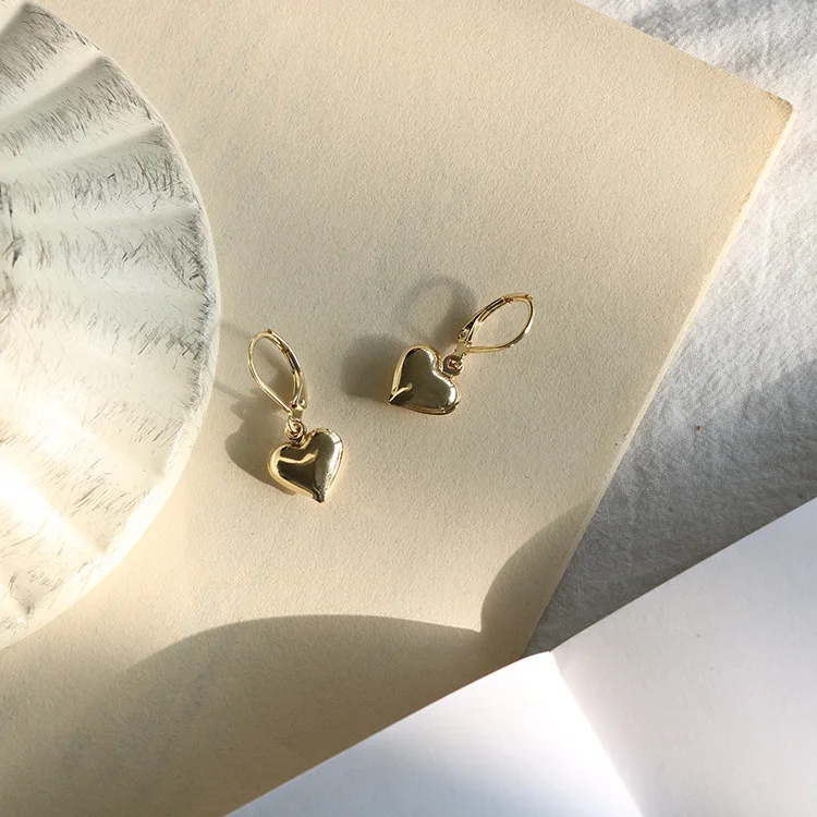 Потрясающие женские Серьги love в стиле ins, простые, с холодным ветром, французский ретро темперамент, в гонконгском стиле, новая Дикая мода, дл...
Потрясающие женские Серьги love в стиле ins, простые, с холодным ветром, французский ретро темперамент, в гонконгском стиле, новая Дикая мода, дл...