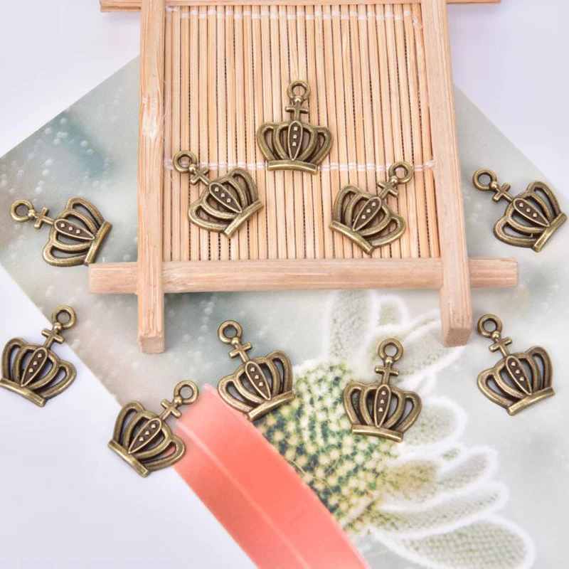 20Pcs/Set Vintage Alloy Hollow Out Crown Charms Pendant Jewelry DIY Making Craft 2 Colors
20Pcs/Set Vintage Alloy Hollow Out Crown Charms Pendant Jewelry DIY Making Craft 2 Colors
