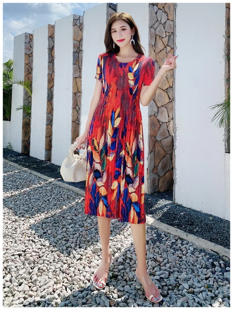 High-quality Dress Women Pleated Print Floral O-neck Summer Short Sleeve Dress Knee-length Empire Elegant Dress Midi New
High-quality Dress Women Pleated Print Floral O-neck Summer Short Sleeve Dress Knee-length Empire Elegant Dress Midi New