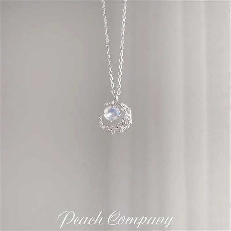 Simple Creative Crescent Pendant Necklace Inlaid Zircon Moon Fashion Necklace Women's Holiday Party Jewelry Gift
Simple Creative Crescent Pendant Necklace Inlaid Zircon Moon Fashion Necklace Women's Holiday Party Jewelry Gift