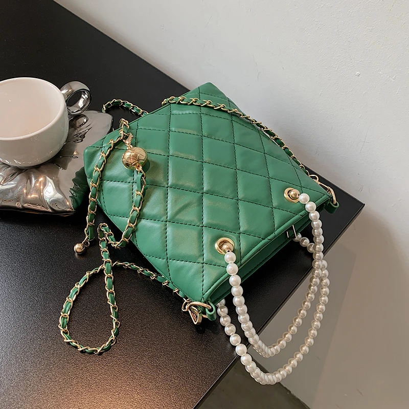Lattice Pearl Tote Bucket Bag 2021 Summer New High-quality PU Leather Women's Designer Handbag Chain Shoulder Messenger Bag
Lattice Pearl Tote Bucket Bag 2021 Summer New High-quality PU Leather Women's Designer Handbag Chain Shoulder Messenger Bag