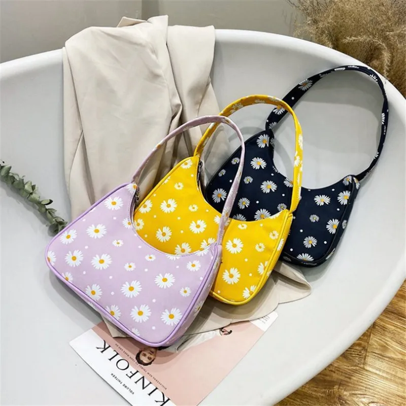 Women Fashion Daisy Print Shoulder Bag Ladies Stylish Handbag for Shopping Daily Use
Women Fashion Daisy Print Shoulder Bag Ladies Stylish Handbag for Shopping Daily Use