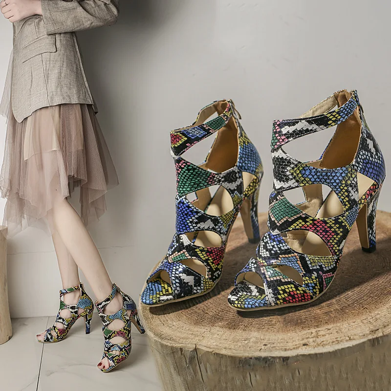 2021 European and American Trade Fashion Sexy Roman Cross Stiletto High Heel Color Large Shallow Mouth Behind Zip Sandals
2021 European and American Trade Fashion Sexy Roman Cross Stiletto High Heel Color Large Shallow Mouth Behind Zip Sandals