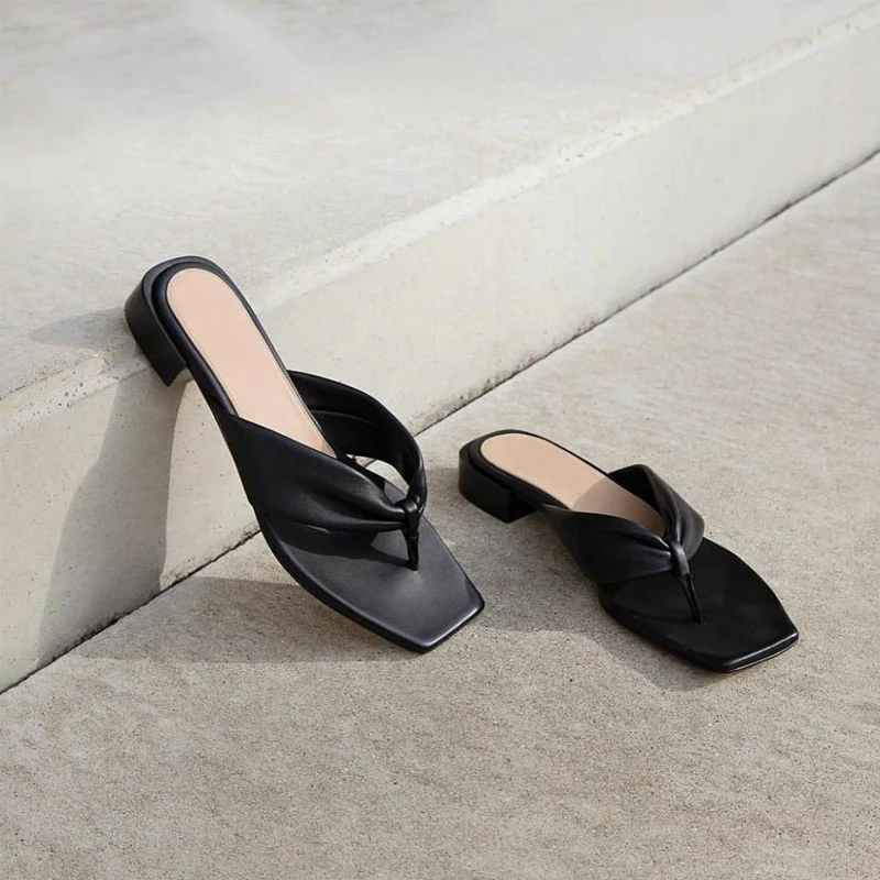 New Slides Chic Flip Flops Sandals Leather Sqaure Toe Sandals Women Chunky Heel Summer Beach Sandals Ladies Flat Shoes Women
New Slides Chic Flip Flops Sandals Leather Sqaure Toe Sandals Women Chunky Heel Summer Beach Sandals Ladies Flat Shoes Women