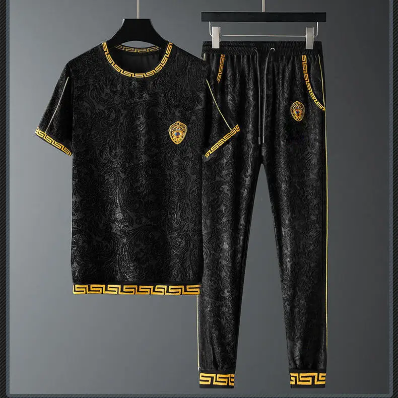 Temperament of high-grade sports leisure suit men's short-sleeved pants two-piece European popular logo big yards men's coat in
Temperament of high-grade sports leisure suit men's short-sleeved pants two-piece European popular logo big yards men's coat in