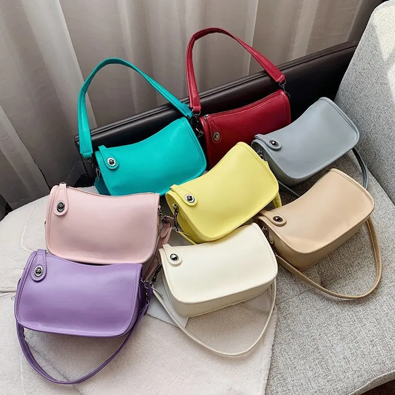 Vintage Wide Strap Saddle Crossbody Bags For Women Trendy Half Moon Design Large Capacity PU Leather Female Shoulder Bags 2021
Vintage Wide Strap Saddle Crossbody Bags For Women Trendy Half Moon Design Large Capacity PU Leather Female Shoulder Bags 2021