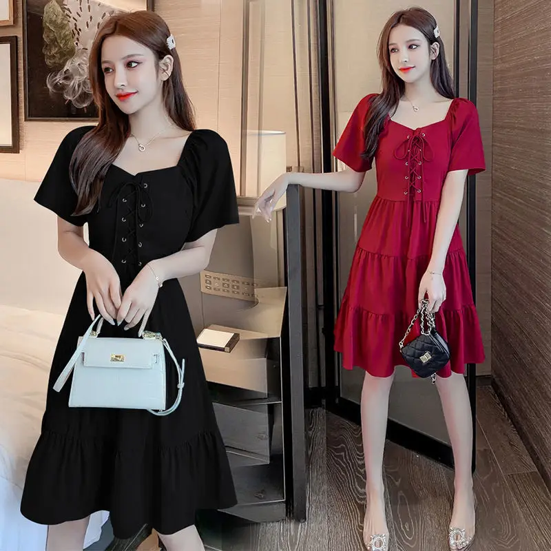 Women's summer dress 2021 new French traf square collar temperament red goth dress mid-length waist thin retro skirt robe
Women's summer dress 2021 new French traf square collar temperament red goth dress mid-length waist thin retro skirt robe
