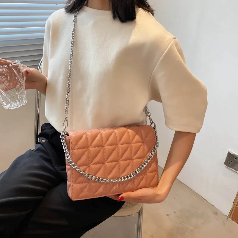 2021 New Messenger Chain Rhombus Bag Casual Small Fragrance Shoulder Handbags Messenger Chain Small Square Purses and Handbags
2021 New Messenger Chain Rhombus Bag Casual Small Fragrance Shoulder Handbags Messenger Chain Small Square Purses and Handbags