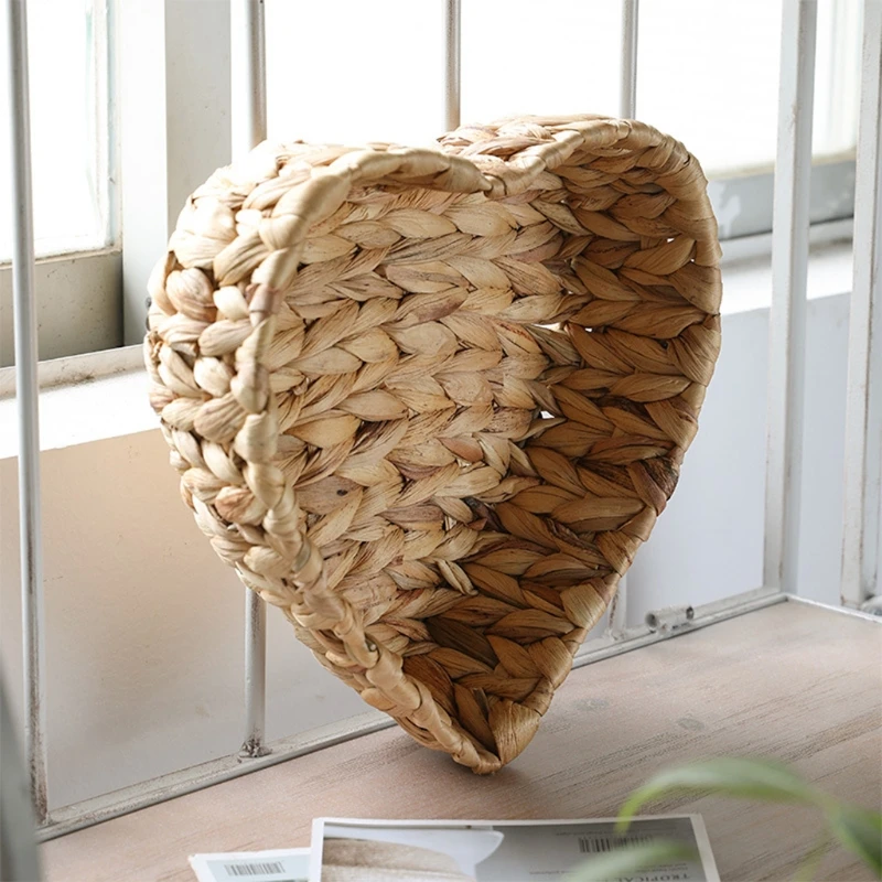 Heart Basket Tray in Heart Shape Braided Seagrass Water Hyacinth 95AA
