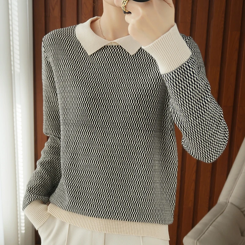 In early spring, wear a 100% cotton T-shirt with a doll collar sweater and a loose pullover bottoming top. Women's plaid sweater
In early spring, wear a 100% cotton T-shirt with a doll collar sweater and a loose pullover bottoming top. Women's plaid sweater