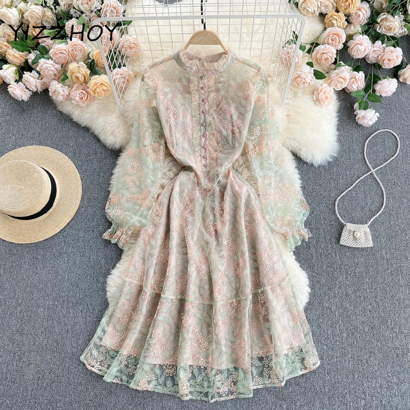 Женское платье-миди с длинным рукавом, кружевом и вышивкой
Женское платье-миди с длинным рукавом, кружевом и вышивкой