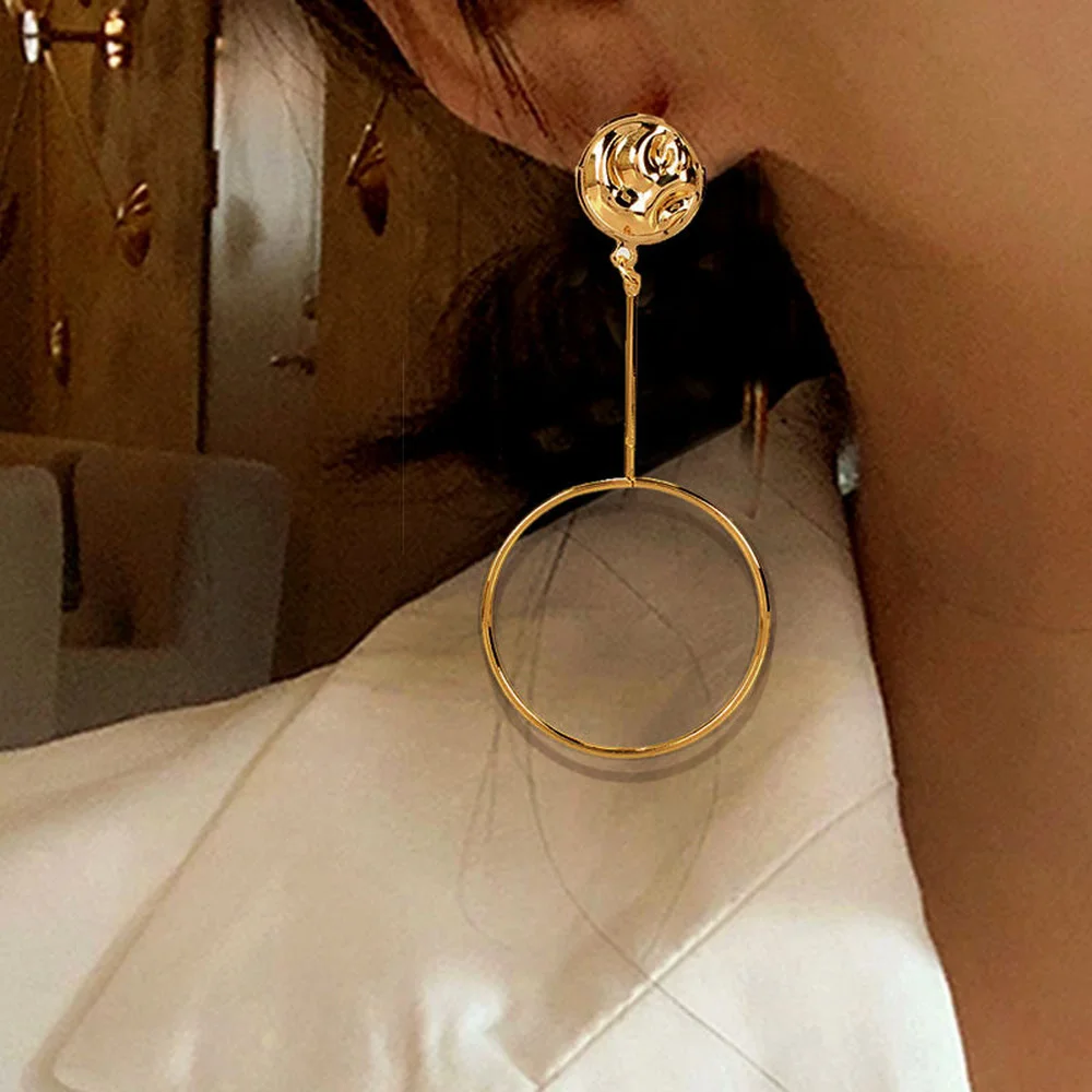 2021 new Korean fashion sweet elegant alloy inlaid pearl palm star Bohemian ethnic style long earrings women wedding jewelry
2021 new Korean fashion sweet elegant alloy inlaid pearl palm star Bohemian ethnic style long earrings women wedding jewelry
