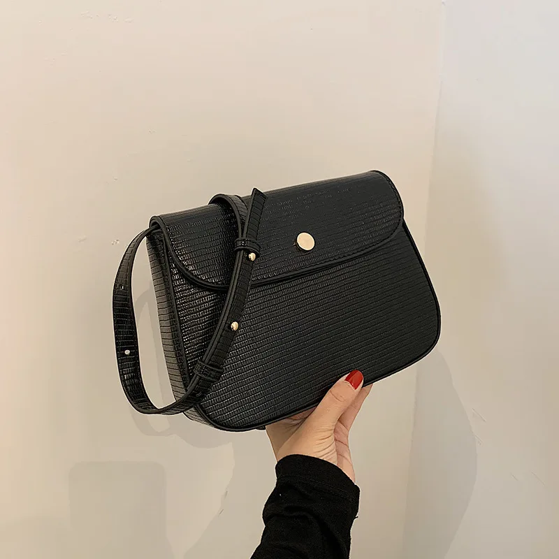 High-quality Casual Ladies One-shoulder Messenger Small Square Bag2021New Striped Solid Color Summer Commuter To Work Female Bag
High-quality Casual Ladies One-shoulder Messenger Small Square Bag2021New Striped Solid Color Summer Commuter To Work Female Bag