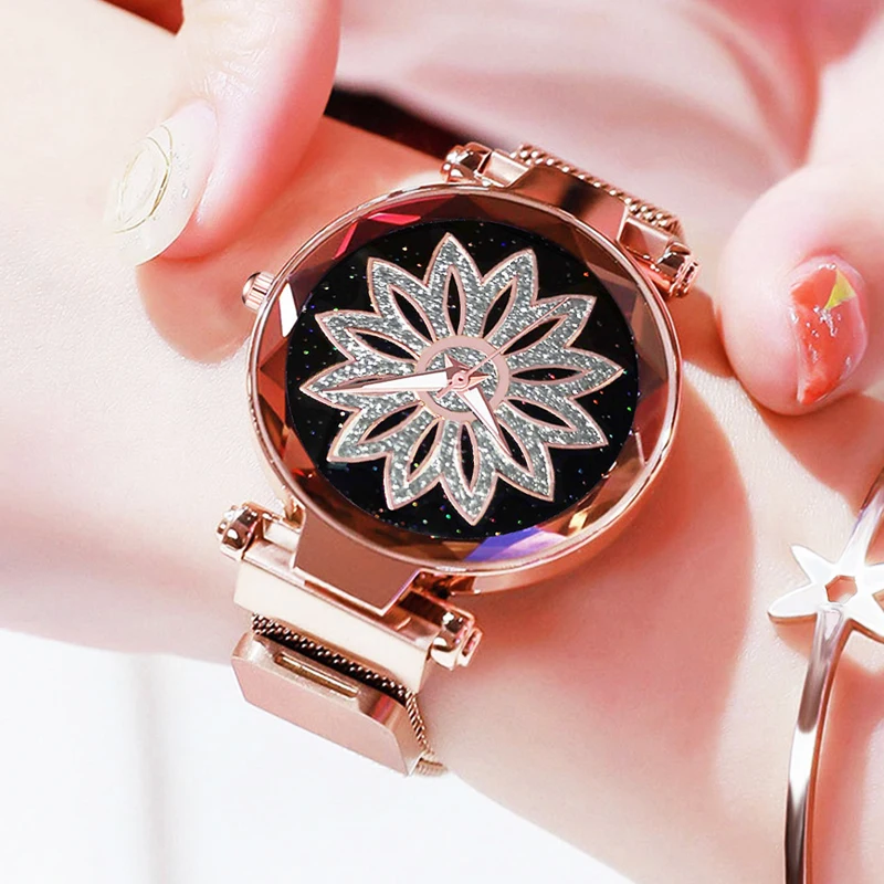 Montre Femme Personlichkeit Romantische Sternen Himmel Frauen Magnet Schnalle Uhren Mode Damen Strass Blume Mesh Band Quarzuhr
Montre Femme Personlichkeit Romantische Sternen Himmel Frauen Magnet Schnalle Uhren Mode Damen Strass Blume Mesh Band Quarzuhr