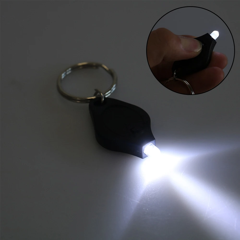 1pcs Mini Keychain Squeeze Light Micro LED Flashlight Torch Outdoor Camping Emergency Key Ring Light plastic ABS
1pcs Mini Keychain Squeeze Light Micro LED Flashlight Torch Outdoor Camping Emergency Key Ring Light plastic ABS