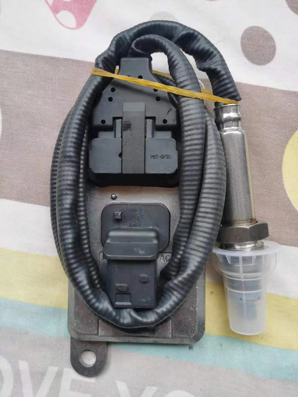 5WK96783B 5WK96783A Original New NOX Sensor Nitrogen Oxygen Sensor 51154080011 51154080018 for MAN Truck TGX TGS TGL TGM
5WK96783B 5WK96783A Original New NOX Sensor Nitrogen Oxygen Sensor 51154080011 51154080018 for MAN Truck TGX TGS TGL TGM