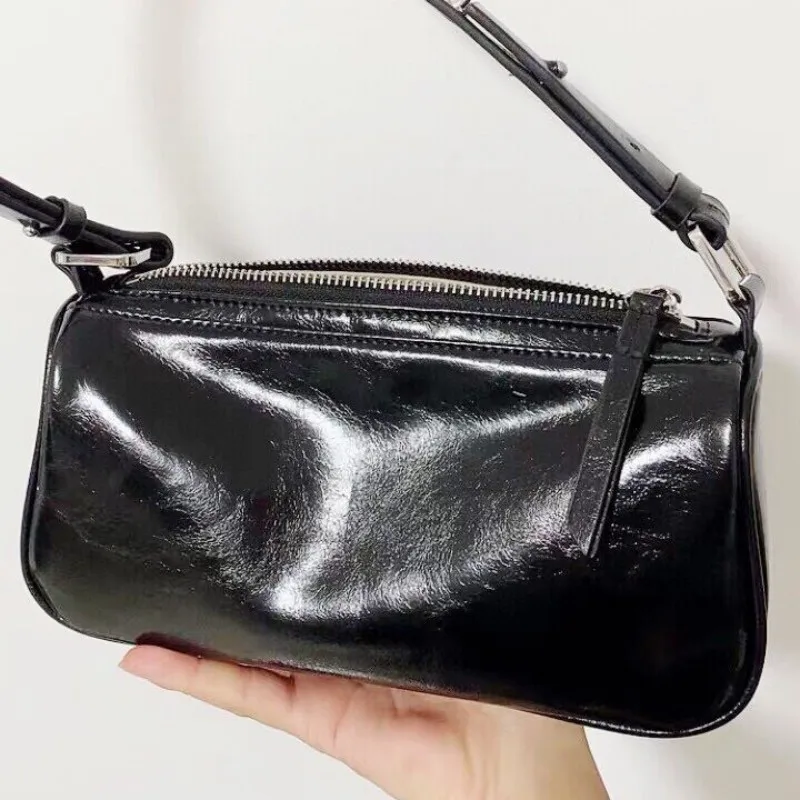 2021 New Women Vintage Baguette Bags Real Leather Cowhide Shoulder Bag Female Street Oil Wax Leather Black Biker Handbags
2021 New Women Vintage Baguette Bags Real Leather Cowhide Shoulder Bag Female Street Oil Wax Leather Black Biker Handbags