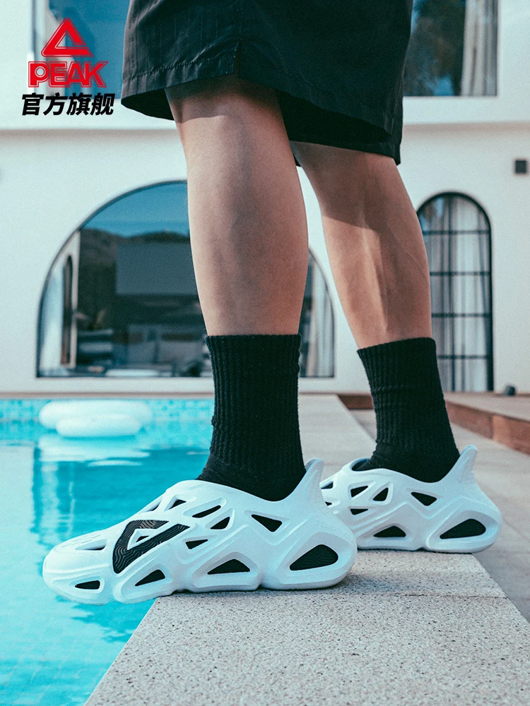 Peak state pole hole shoes couple's 2021 summer new soft elastic breathable fashion waterproof sandals
Peak state pole hole shoes couple's 2021 summer new soft elastic breathable fashion waterproof sandals