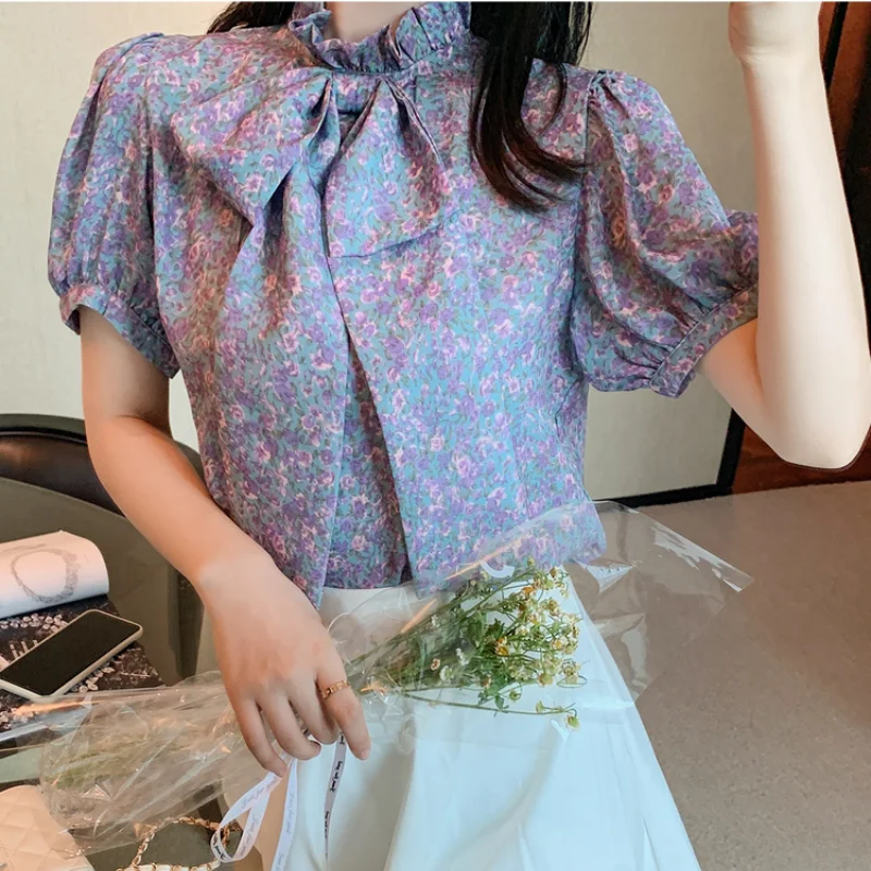 Vintage Purple Floral Print Women Blouse Summer Chic Bow Collar Puff Sleeve Chiffon Shirt Lady French Style Elegant Blouses
Vintage Purple Floral Print Women Blouse Summer Chic Bow Collar Puff Sleeve Chiffon Shirt Lady French Style Elegant Blouses