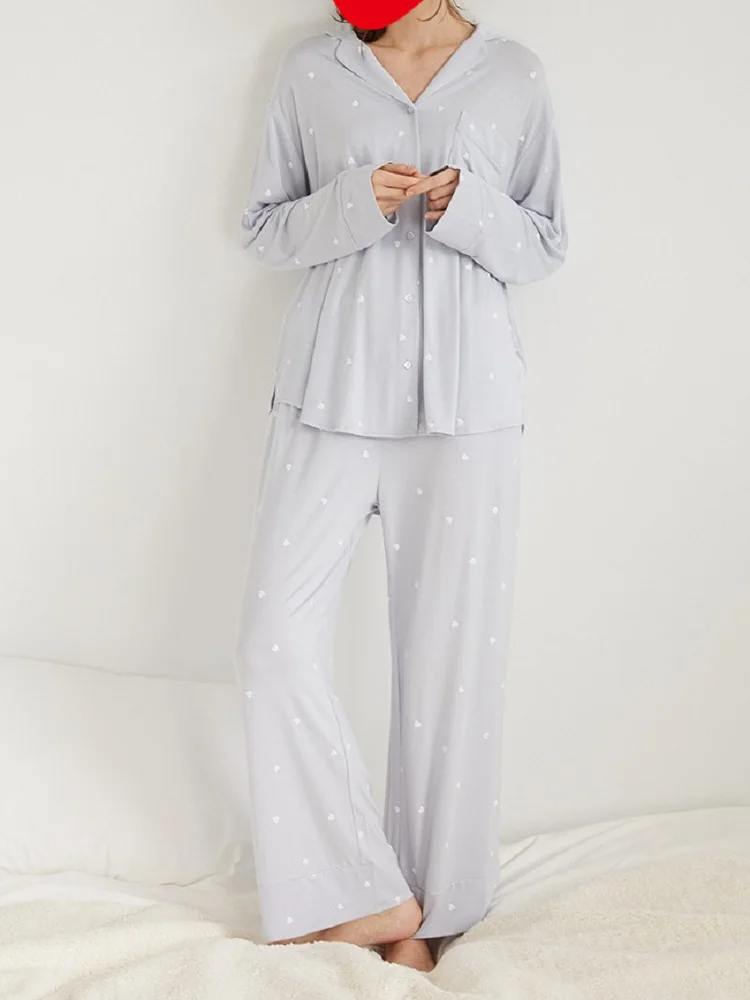 The new spring and summer ladies pajamas suit, long-sleeved trousers printed home wear, soft and comfortable loose pajamas, thin
The new spring and summer ladies pajamas suit, long-sleeved trousers printed home wear, soft and comfortable loose pajamas, thin
