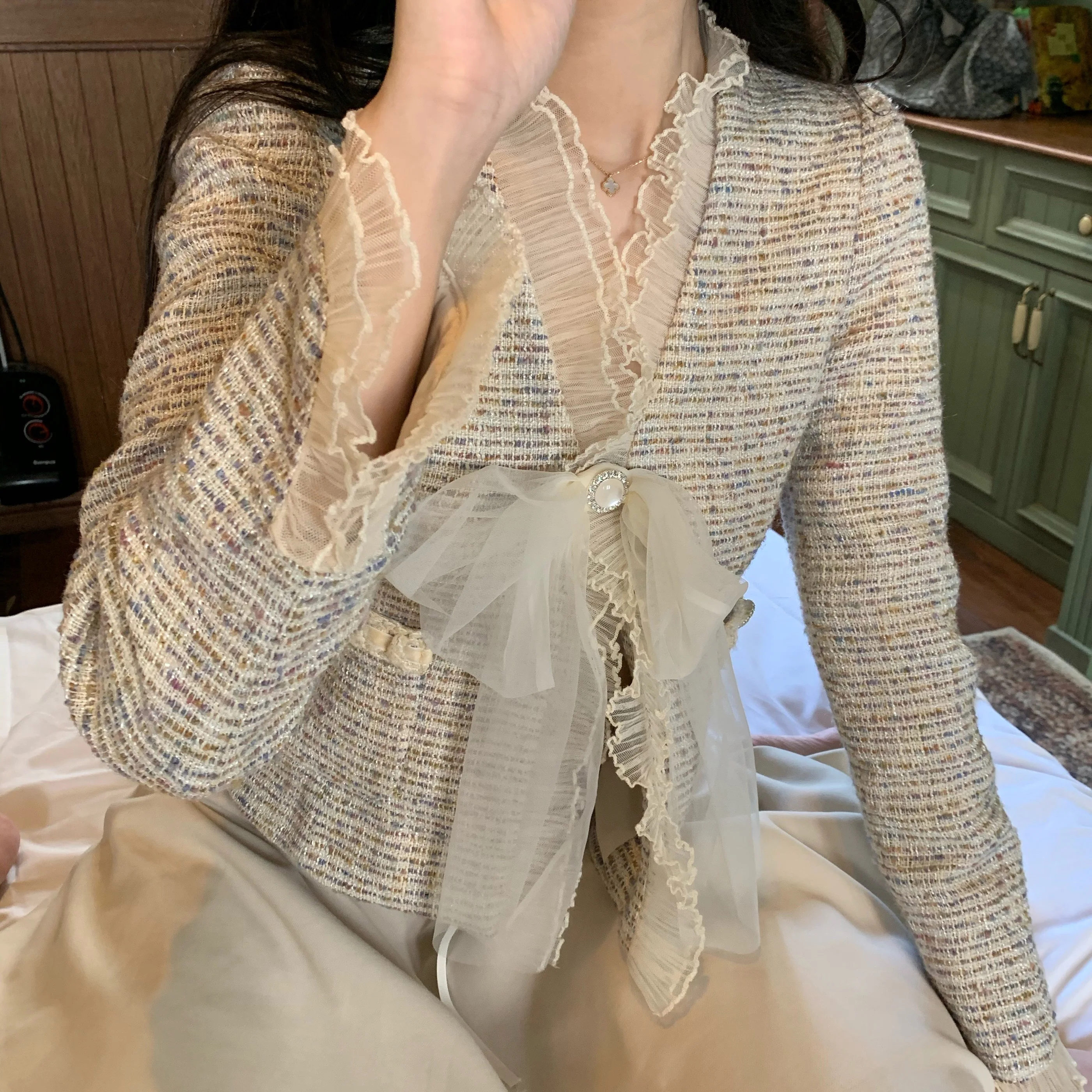 Tweed Blazer For Women V Neck Long Sleeve Patchwork Mesh Designer Loose High Street Bowknot Coats Female 2021 Clothing
Tweed Blazer For Women V Neck Long Sleeve Patchwork Mesh Designer Loose High Street Bowknot Coats Female 2021 Clothing