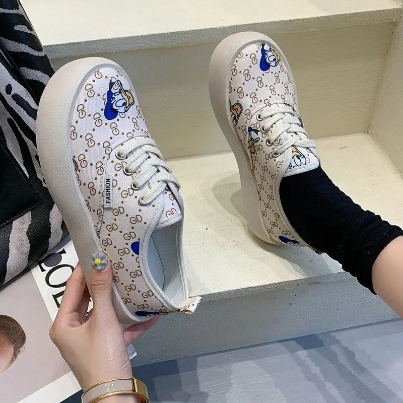 Disney white shoes male and female students all-match platform platform casual shoes Korean sneakers 
Disney white shoes male and female students all-match platform platform casual shoes Korean sneakers