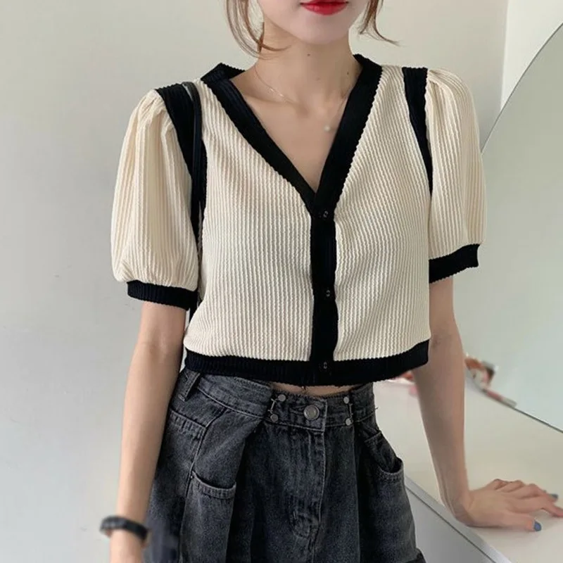 French V-neck Contrast Short Knitted Short Sleeve Womens Summer Bubble Sleeve Cardigan Top
French V-neck Contrast Short Knitted Short Sleeve Womens Summer Bubble Sleeve Cardigan Top