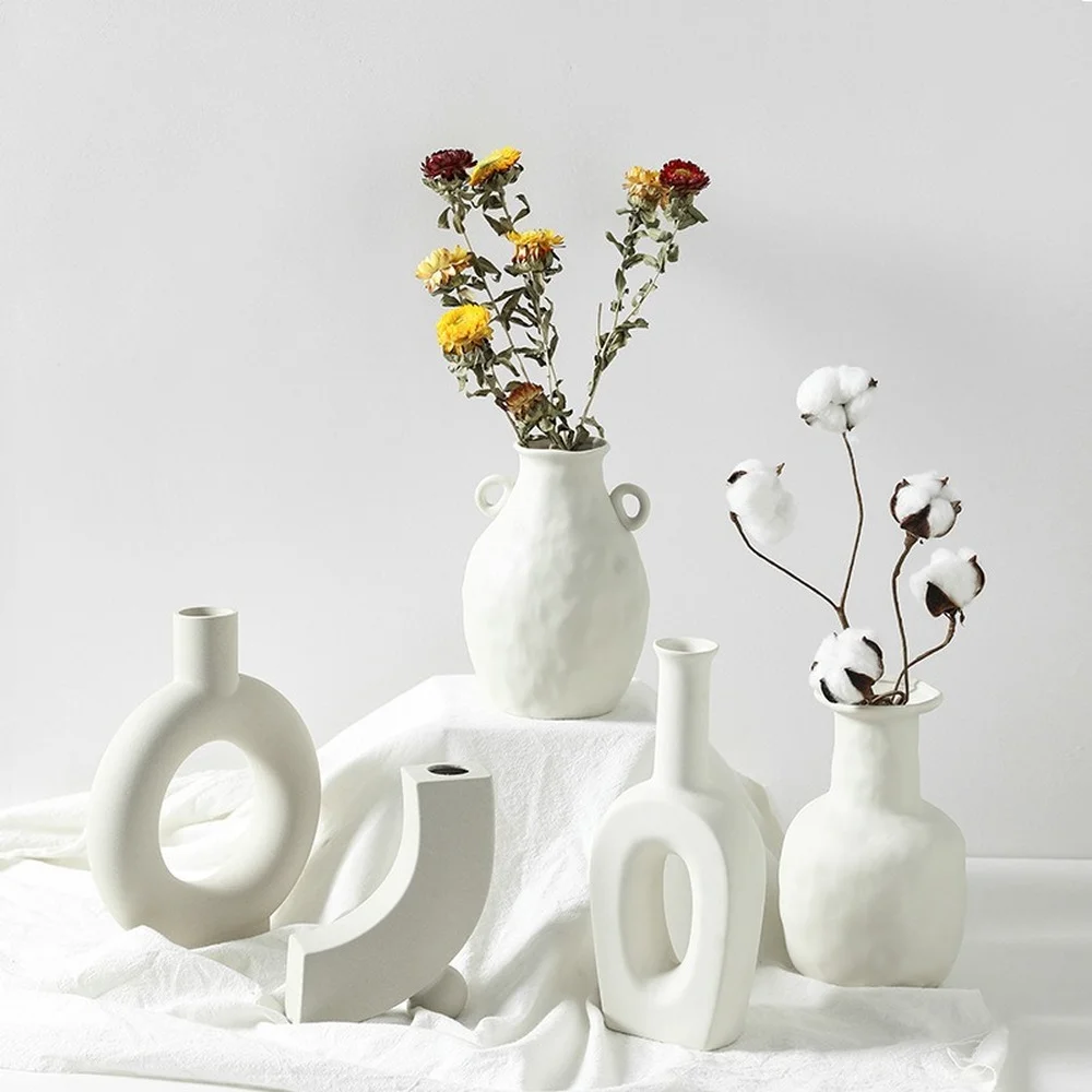 Modern White Ceramic Vases Chinese Style Simple Designed Pottery And Porcelain Vases For Artificial Flowers Decorative Figurines
Modern White Ceramic Vases Chinese Style Simple Designed Pottery And Porcelain Vases For Artificial Flowers Decorative Figurines